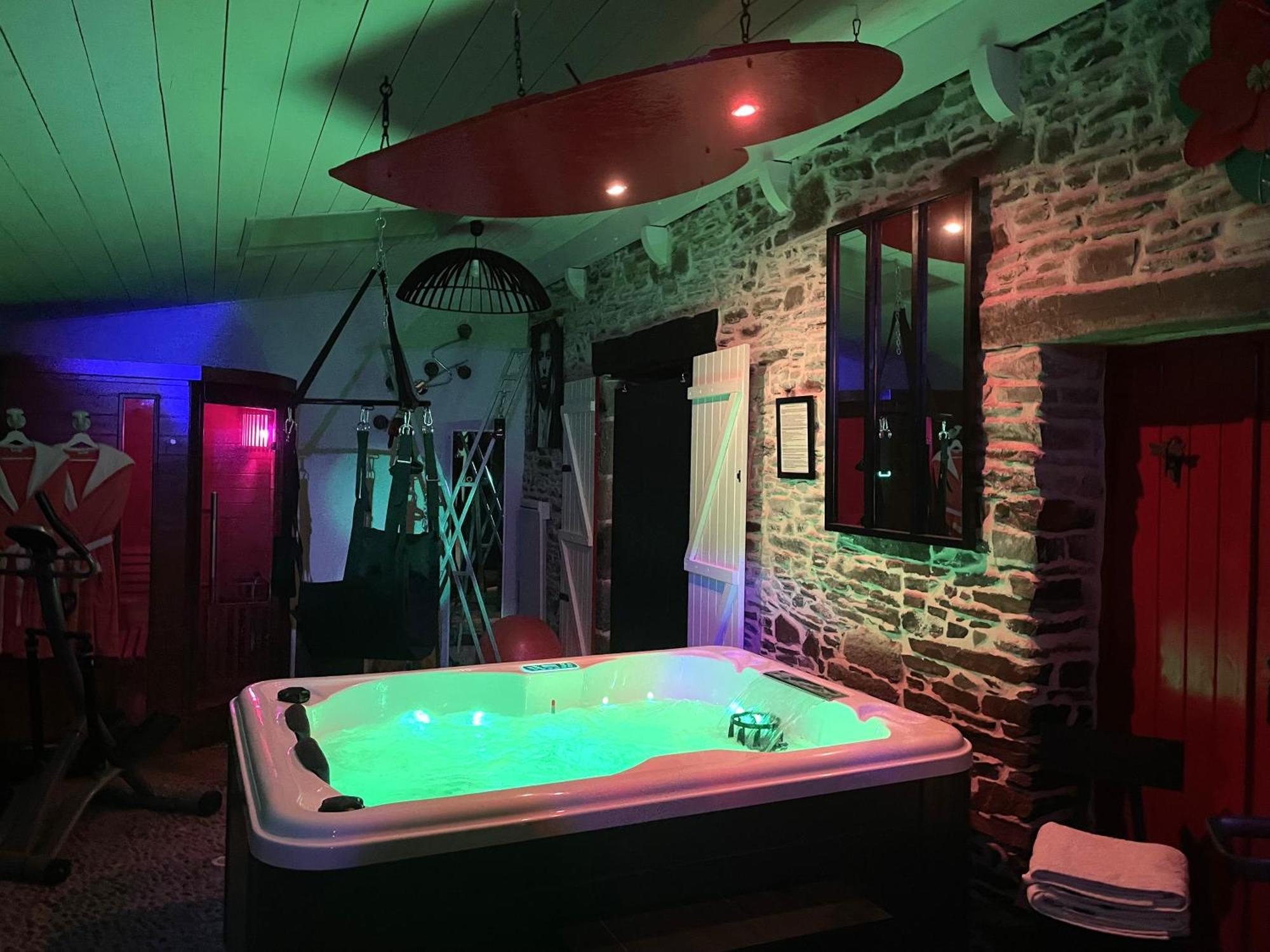 Love Room Donjon Dol In Love Bdsm Dol-de-Bretagne Luaran gambar